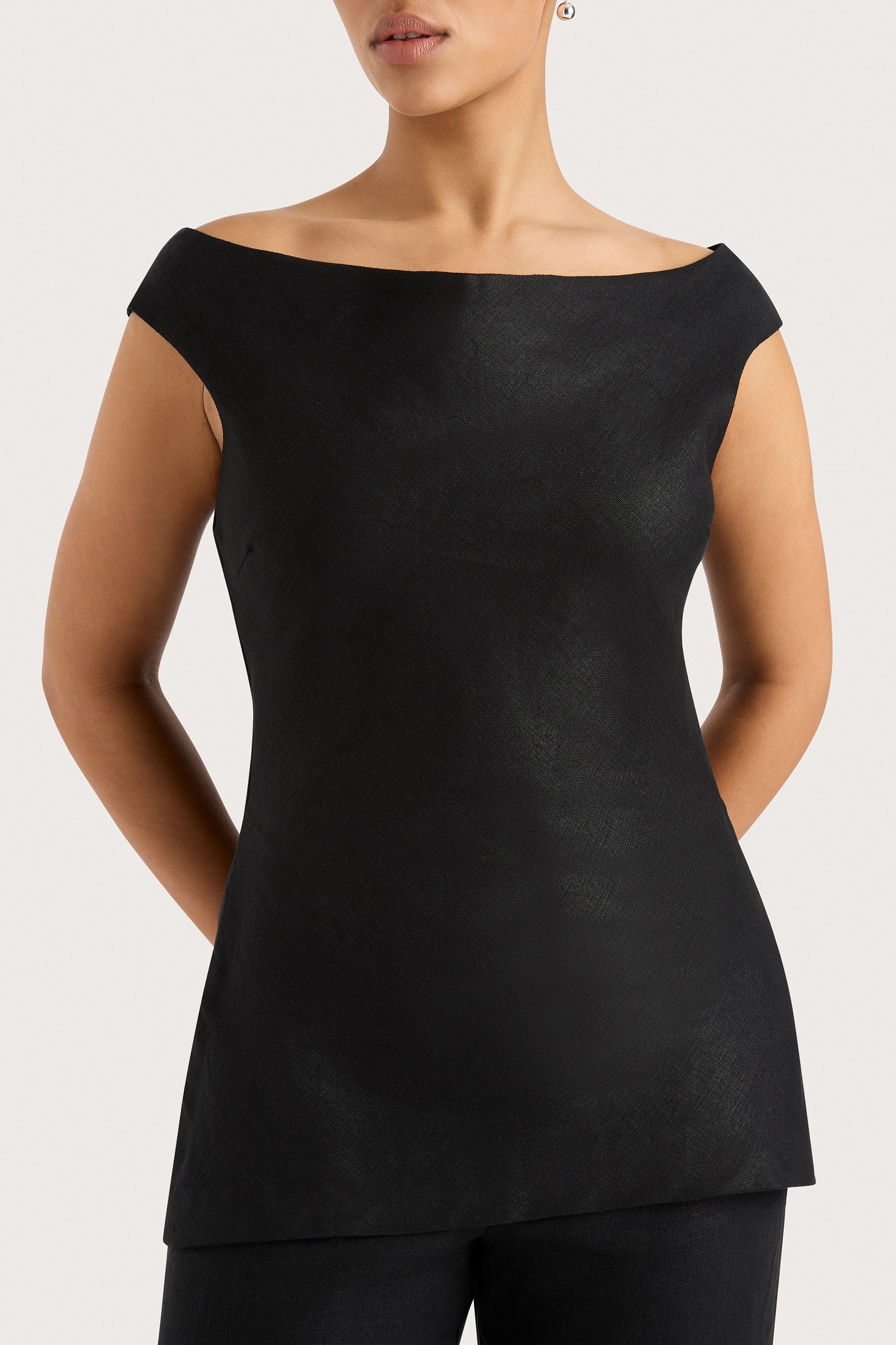 Ilride Top Black - Final Sale - Image 4